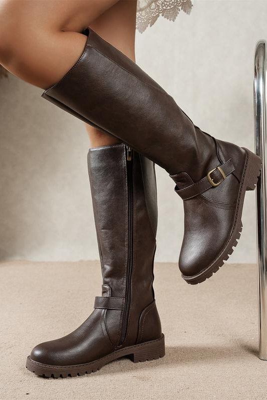 Bottes hautes semelle crantée marron foncé, vue de face