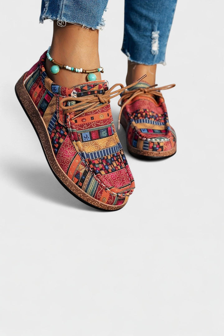 Baskets imprimé ethnique bout mocassin rouge, vue de face