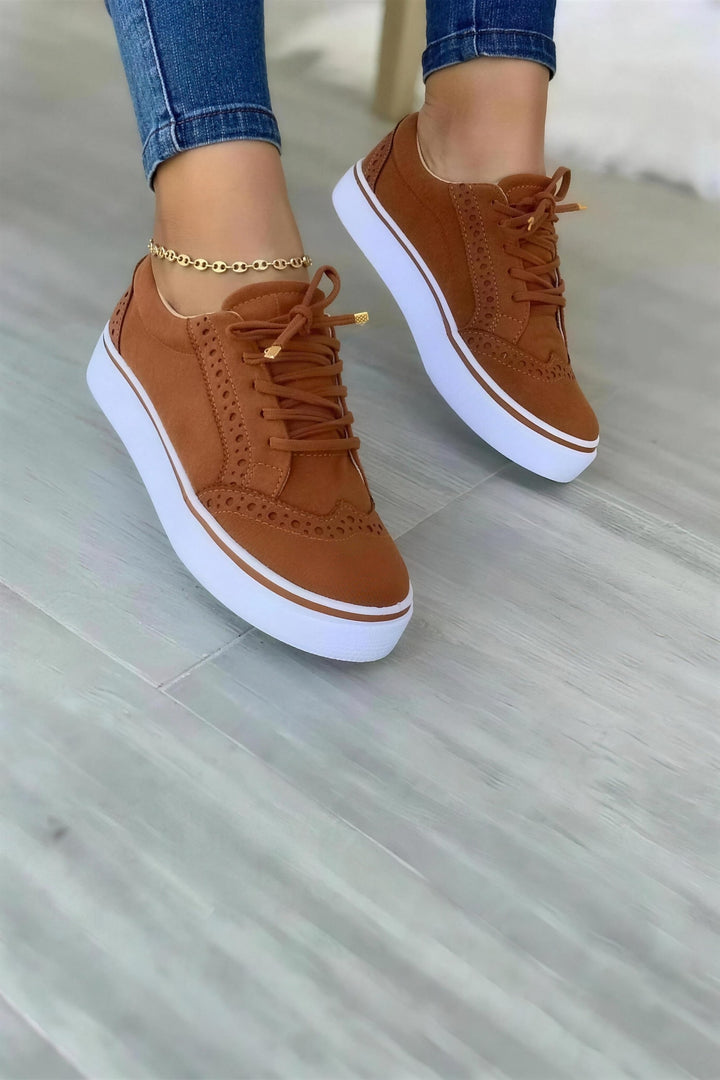 Baskets perforations façon richelieu cognac, vue de face