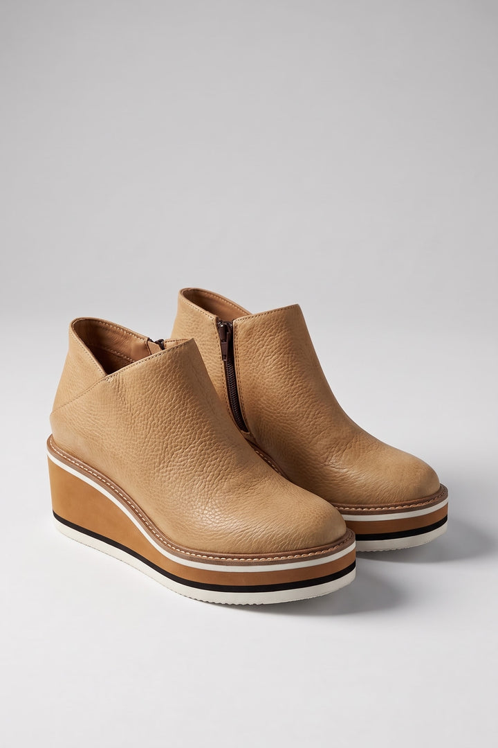 Bottines compensées semelle rayée beige, vue de face