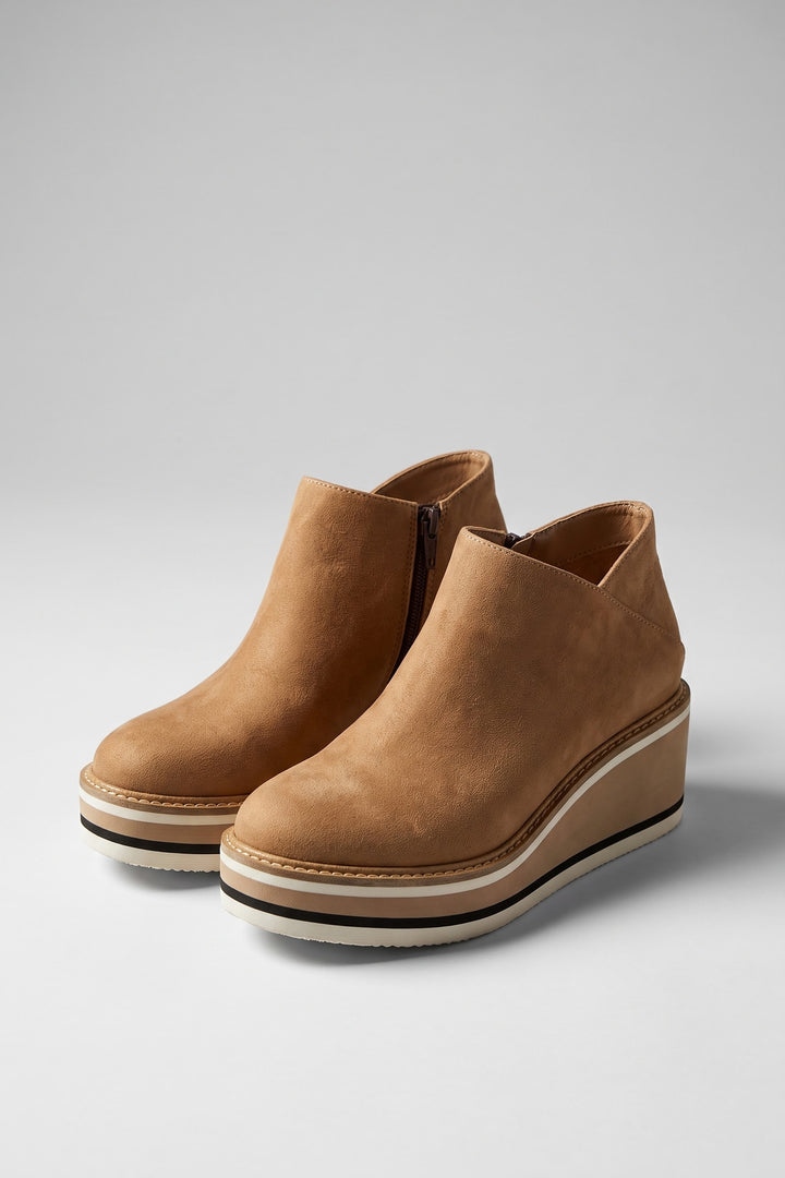 Bottines compensées semelle rayée camel, vue de face