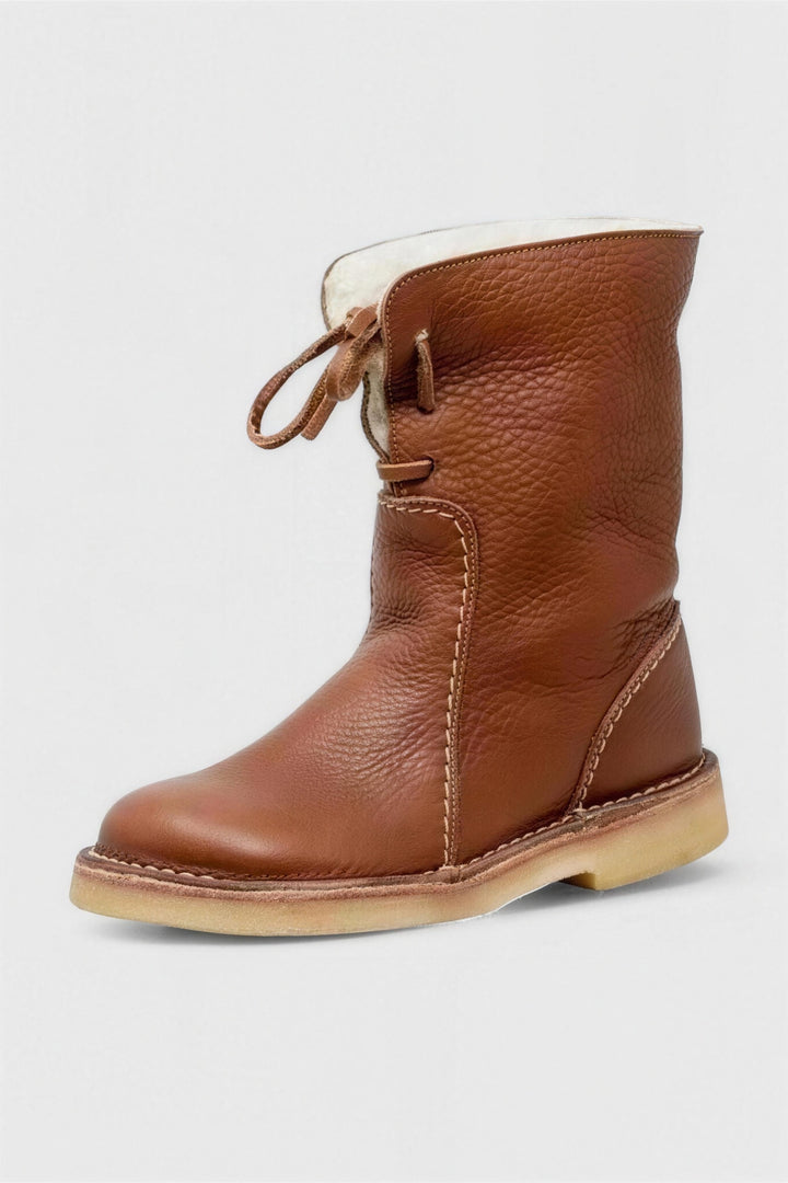 Bottines fourrées lacet noué cognac, vue de face (2)