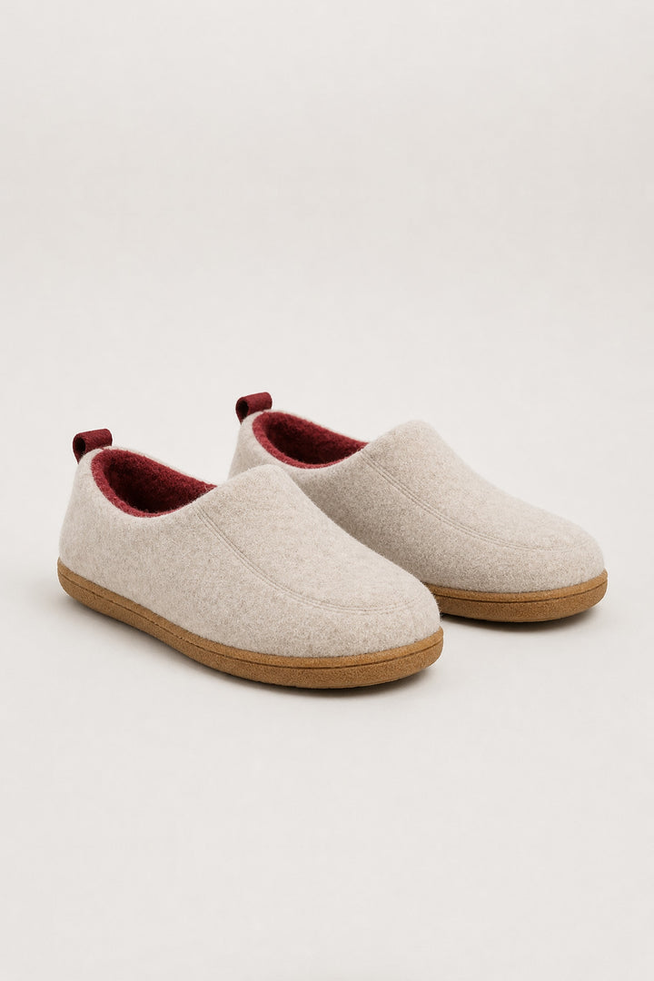 Chaussons fermés doublure contrastée beige, vue de face