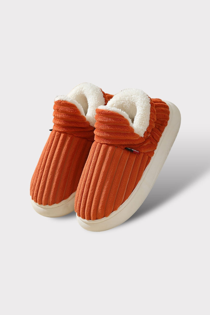 Chaussons montants effet velours côtelé orange, vue de face