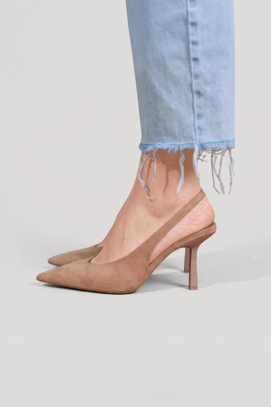 Escarpins slingback bout pointu beige, vue de profil