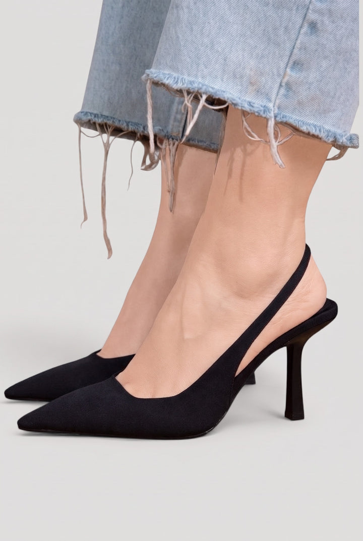 Escarpins slingback bout pointu noir mat, vue de profil