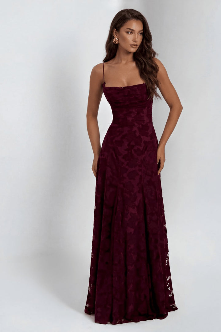 Robe longue dentelle florale bordeaux, vue de face