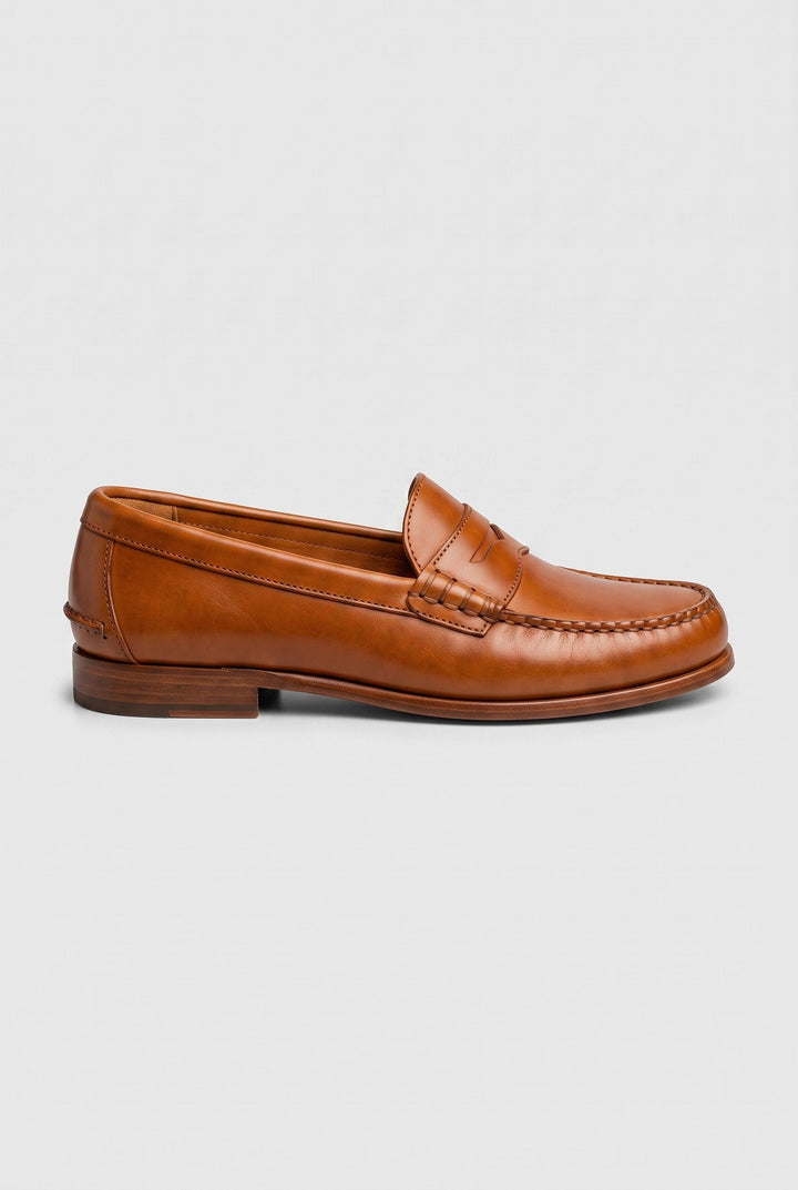Mocassins penny effet cuir cognac, vue de profil