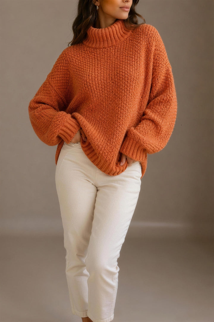 Pull col roulé oversize grosse maille orange, vue de face