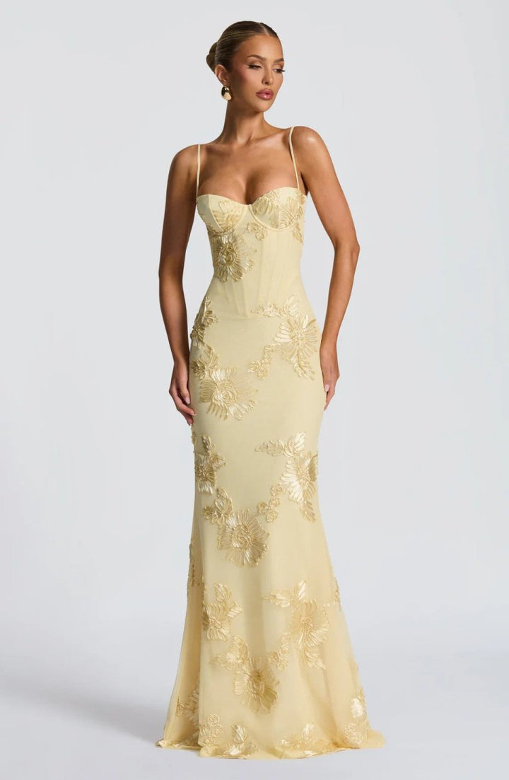 Robe longue dentelle buste balconnet jaune, vue de face
