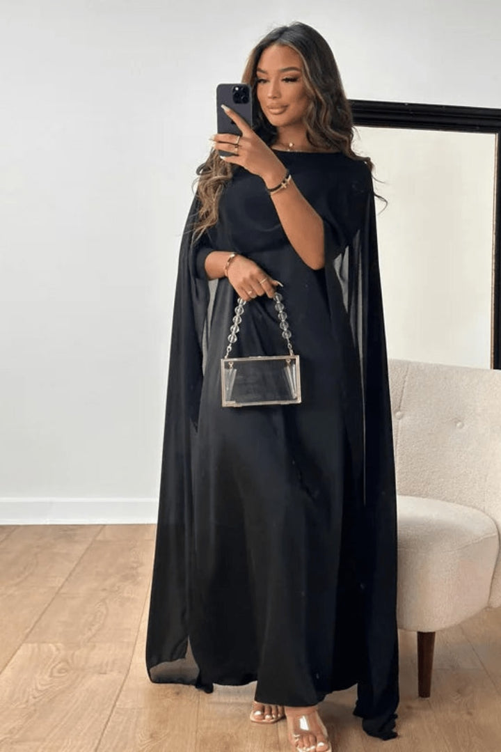 Robe longue satin manches kimono noir, vue de face