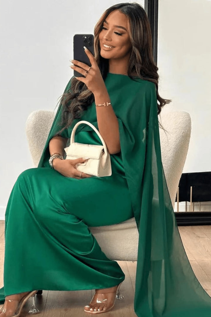 Robe longue satin manches kimono vert, vue de face