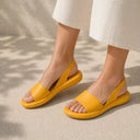 Jaune