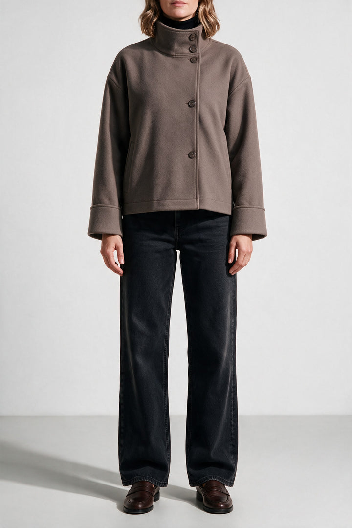 Veste courte effet laine boutonnage asymétrique taupe, vue de face
